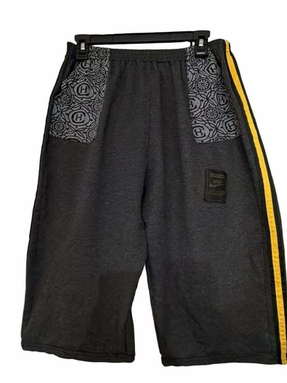Nike Sweat Shorts Grey Yellow Stripe Patterned Pockets